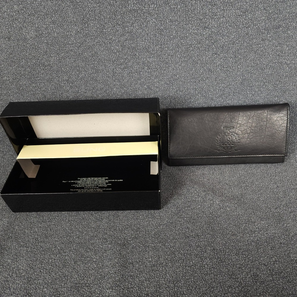 Alfred Sung Black Leather Clutch Wallet Organizer Embossed Logo‎